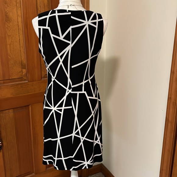 Tommy Hilfiger Geometric Sleeveless Dress - Picture 3 of 3